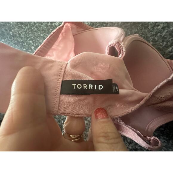 Torrid Pink Underwire Bra Sz. 42B - Picture 5 of 6